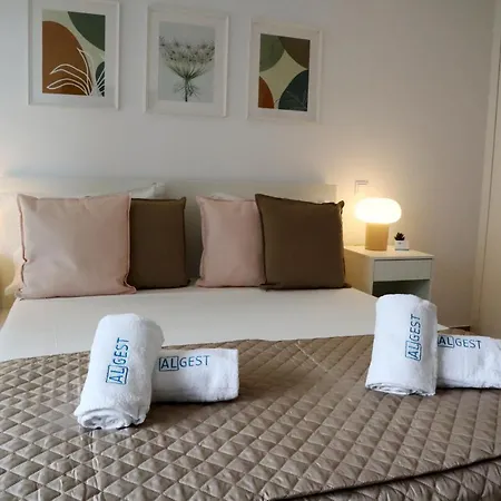 Monte & Pool Апартаменты Портиман